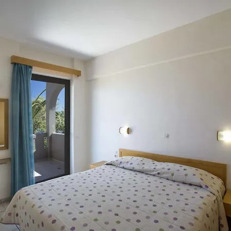 Marinos Otel Platanes (Rethymno)
